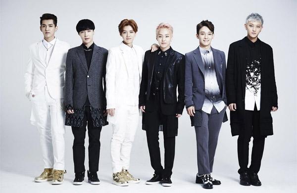 Đội hình EXO-M gồm 6 thành viên là Kris, Lay, Luhan, XiuMin, Chen, Tao hoạt động chủ yếu ở Trung Quốc