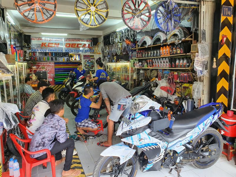 Tiệm Ken decal và đồ chơi xe máy