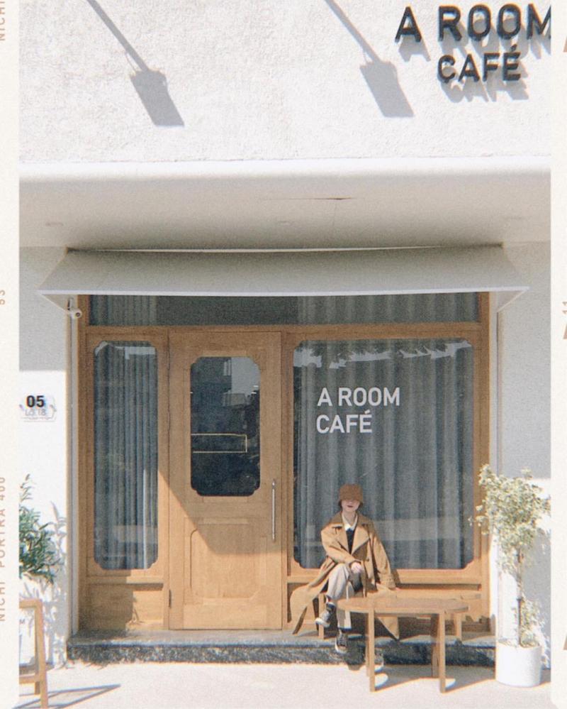 A Room Cafe