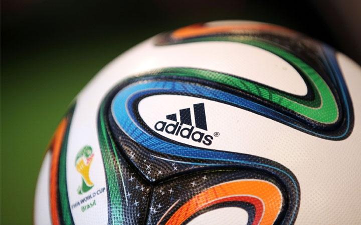 Quả bóng Brazuca (World Cup 2014) là do Adidas sản xuất