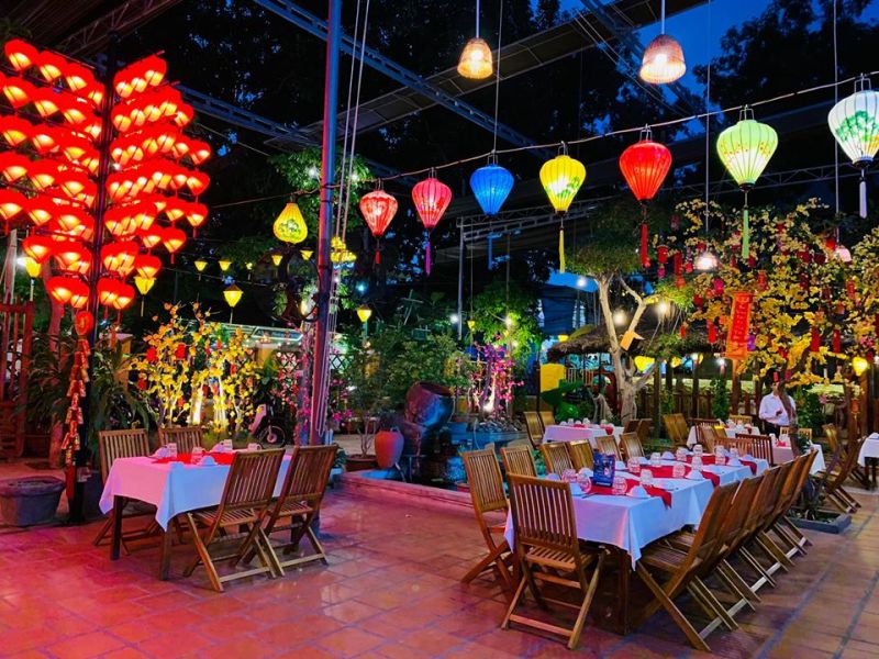 An Việt Thôn Restaurant