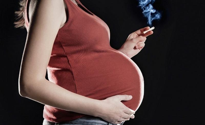 Khói thuốc lá ảnh hưởng nghiêm trọng tới sự phát triển của thai nhi.