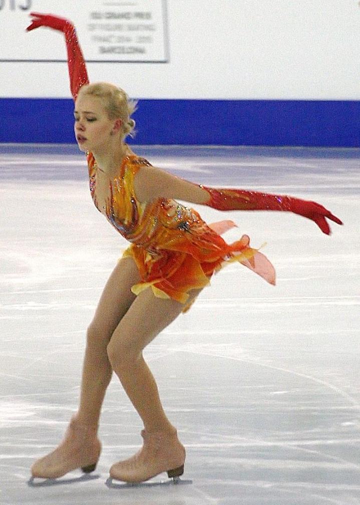Anna Alexeyevna Pogorilaya sinh năm 1998 tại Nga
