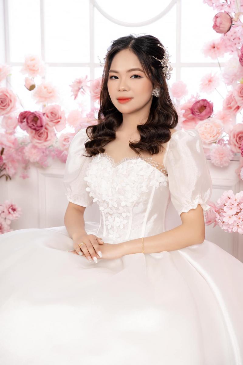 Áo cưới Hùng Lan