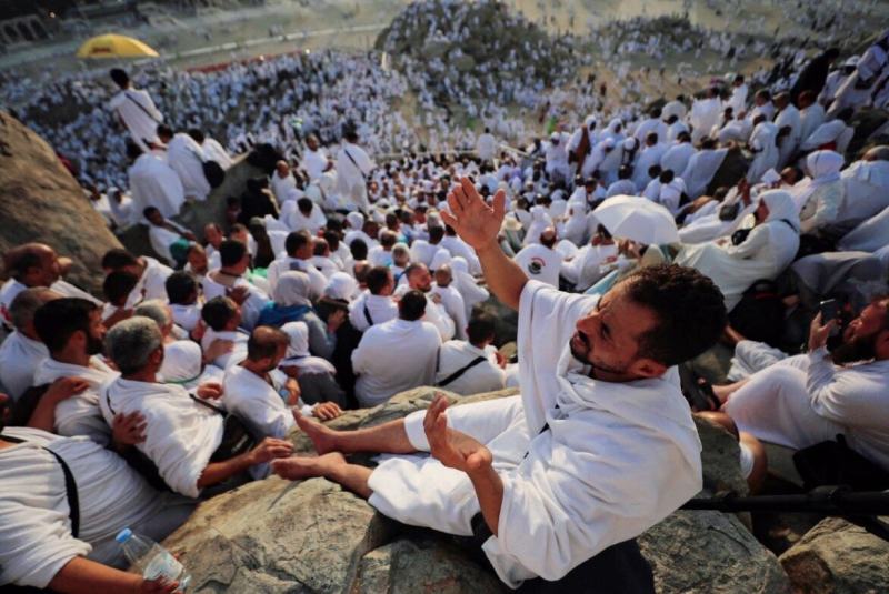 Người Hồi giáo đọc lời nguyện tại núi Arafat