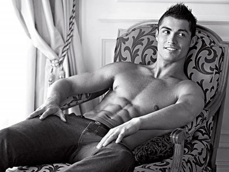 Ronaldo trong hình ảnh quảng cáo cho hãng đồ lót Armani