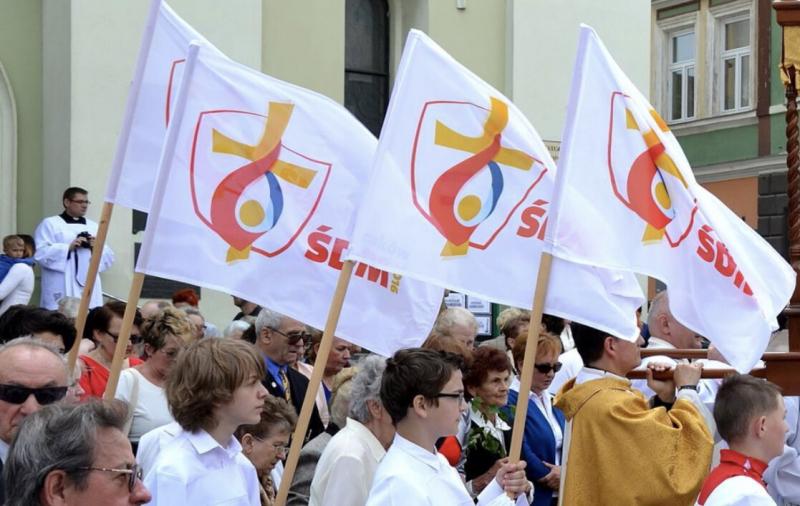 Cuộc diễu hành rước kiệu của người Công Giáo tại Ba Lan