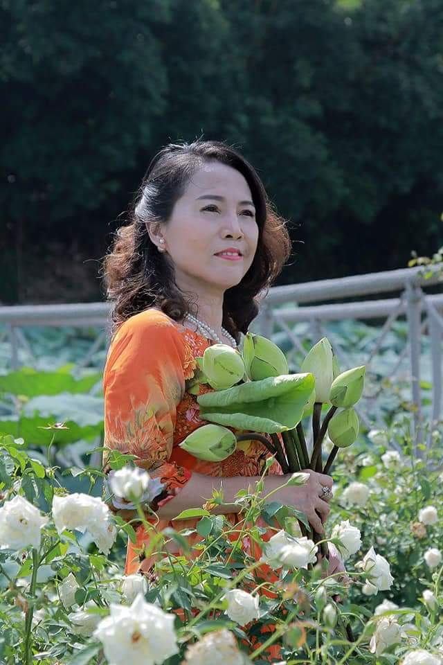 Ảnh chân dung nhà thơ Trần Diệu Hương