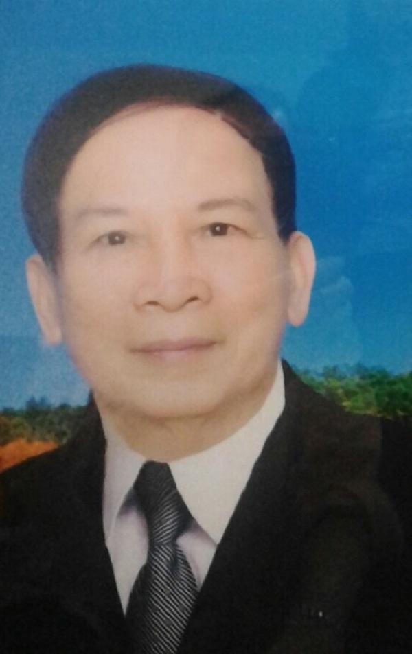 Ảnh chân dung thầy giáo, nhà thơ Nguyễn Khắc Mận