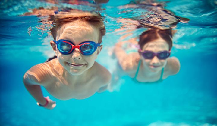 Có nhiều kiểu bơi giúp phát triển chiều cao người đang ở độ tuổi dậy thì có thể lựa chọn: bơi ếch, bơi sải...