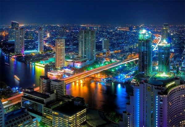 Bangkok sôi động rực rỡ