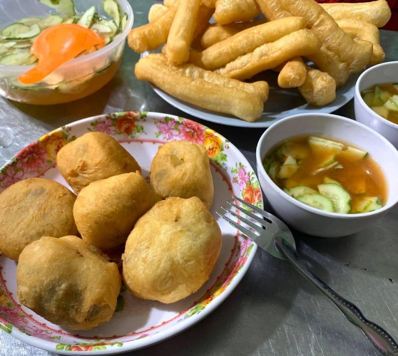 Bánh bao mặn, quẩy nóng Trần Phú
