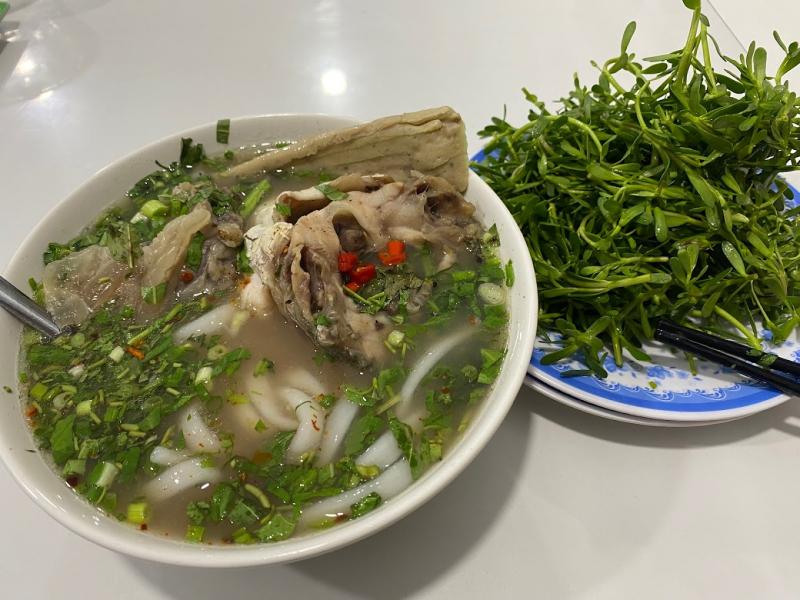 Bánh canh cá lóc Phú Quý