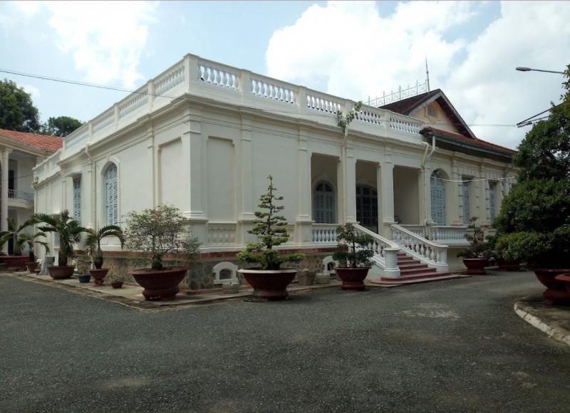 Bảo tàng Tiền Giang là nơi tham quan thú vị kết hợp với học hỏi kiến thức lịch sử hữu hiệu với hơn 37.000 hiện vật, hình ảnh, các bộ sưu tập tiền cổ
