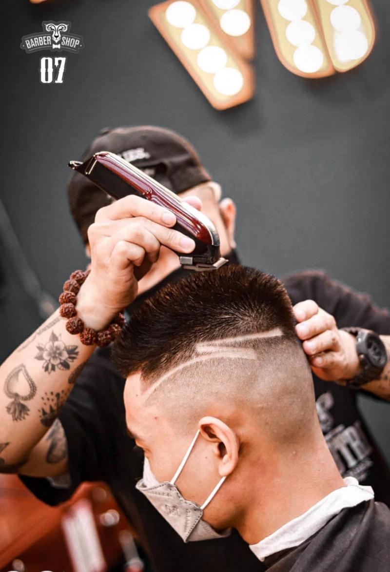 Trải nghiệm dịch vụ cắt tóc nam tốt nhất HCM - Barber Shop Vũ Trí