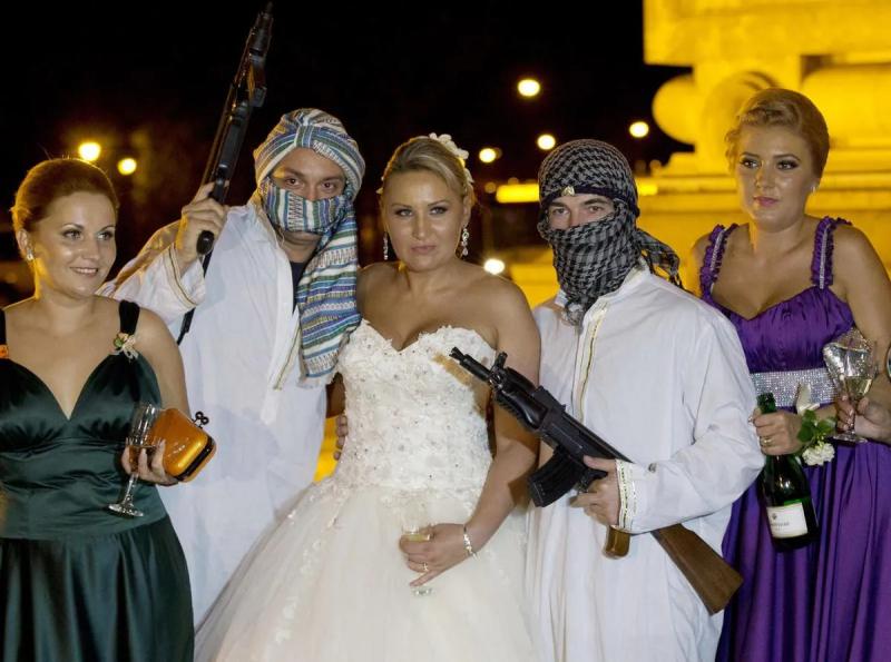 Bắt cóc cô dâu tại Romani