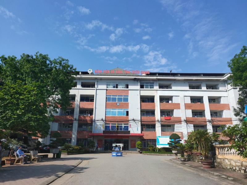 Khuôn viên mặt trước Bệnh viện Đa khoa tỉnh Tuyên Quang
