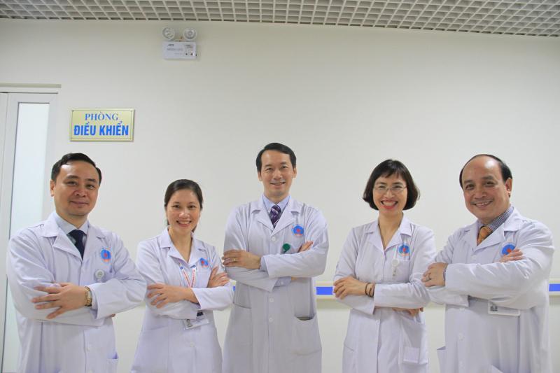 Đội ngũ bác sĩ của bệnh viện Hữu Nghị Việt Đức