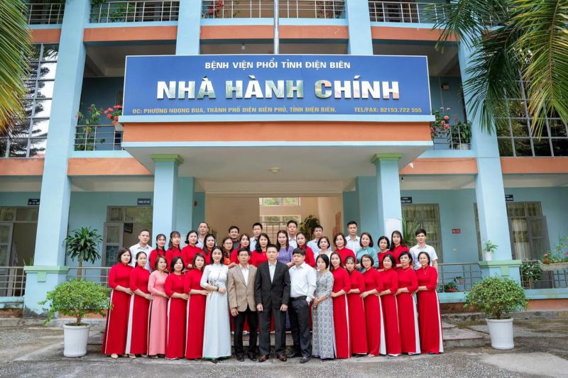 Đội ngũ bác sĩ của Bệnh viện Phổi tỉnh Điện Biên