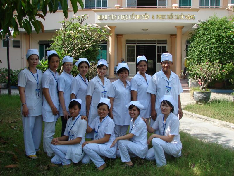 Đội ngũ Y tá và Bác sĩ của Bệnh Viện Y Học Cổ Truyền và Phục Hồi Chức Năng Khánh Hòa