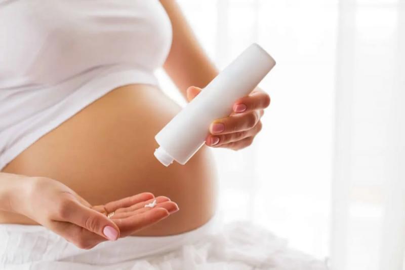 Trong quá trình mang thai bà mẹ không nên sử dụng mỹ phẩm có chứa Benzoyl Peroxide