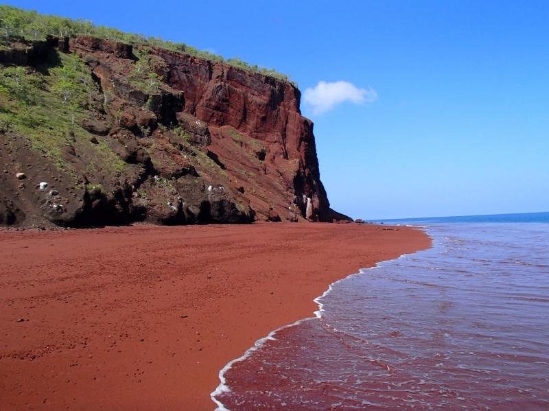 Bãi biển cát đỏ