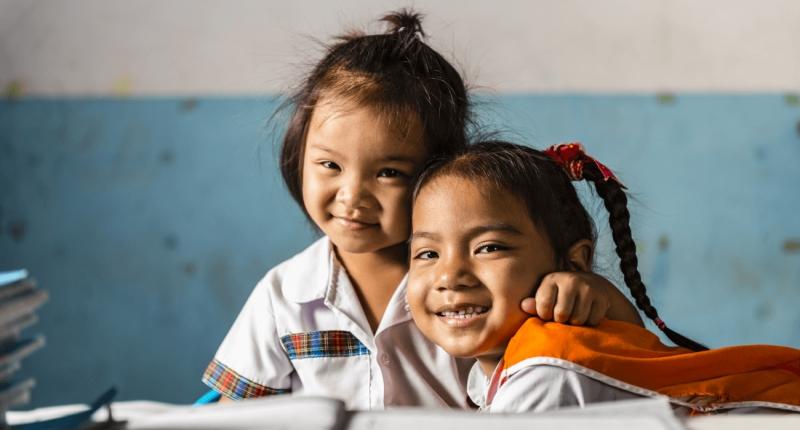 Blue Dragon giúp thắp sáng tương lai tươi sáng cho trẻ em nghèo Việt Nam