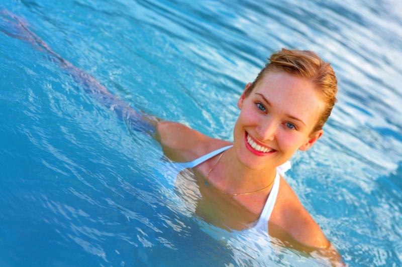 Bơi lội giúp ích rất nhiều cho sự phát triển của cơ và xương