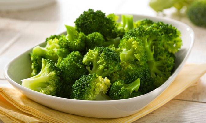 Những phụ nữ trung niên bên cạnh việc ăn bông cải xanh để duy trì nhan sắc, chống lão hóa mà còn rất hữu ích trong việc phòng chống các bệnh về máu và tim mạch.