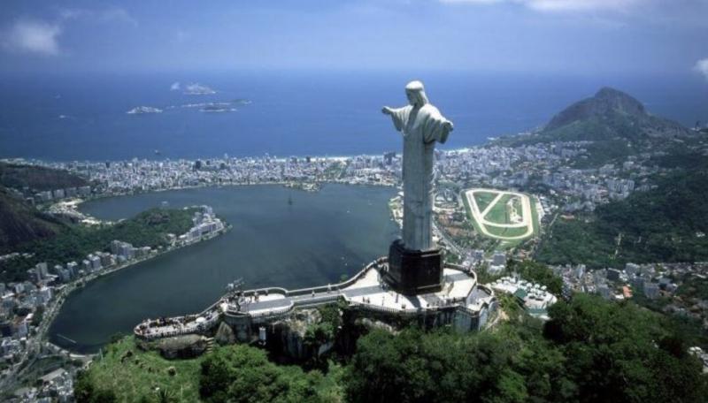 Tượng “Chúa Kito cứu thế” rất nổi tiếng của Brazil