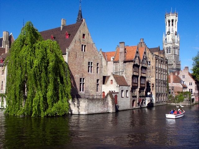 Brugge đẹp thơ mộng bên dòng kênh xanh