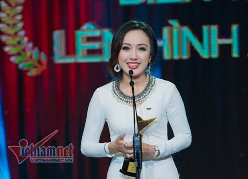 BTV Hoài Anh nhận giải thưởng của VTV Awards