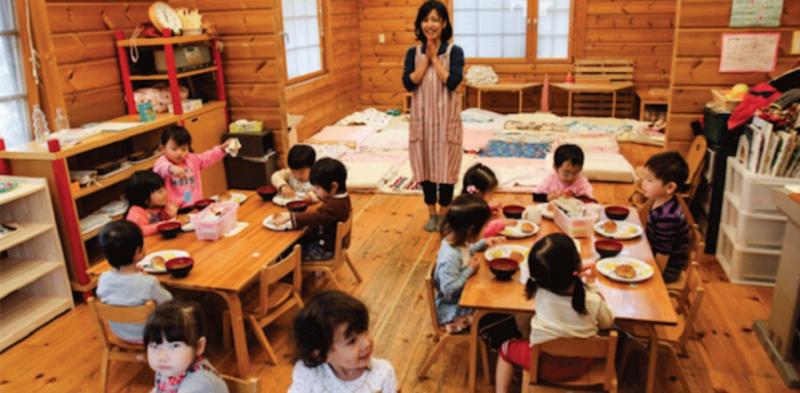 Người Nhật cho những đứa trẻ ăn uống lành mạnh bằng cách ưu tiên các thành phần dinh dưỡng chất lượng