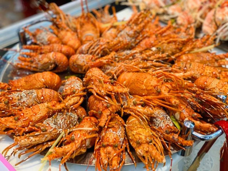 Địa chỉ nhà hàng hải sản ngon tại quận Tân Phú?

