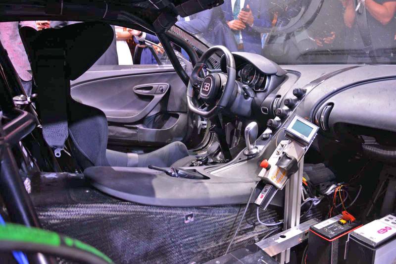 Nội thất bên trong Bugatti Chiron Super Sport 300+