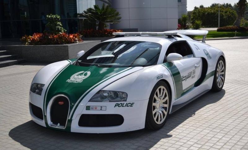 Siêu xe Bugatti Veyron của cảnh sát Dubai