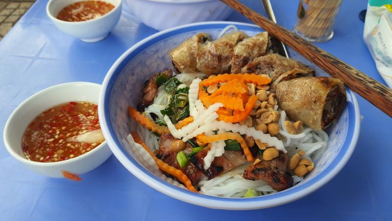 Bún thịt nướng - Nguyễn Trung Trực