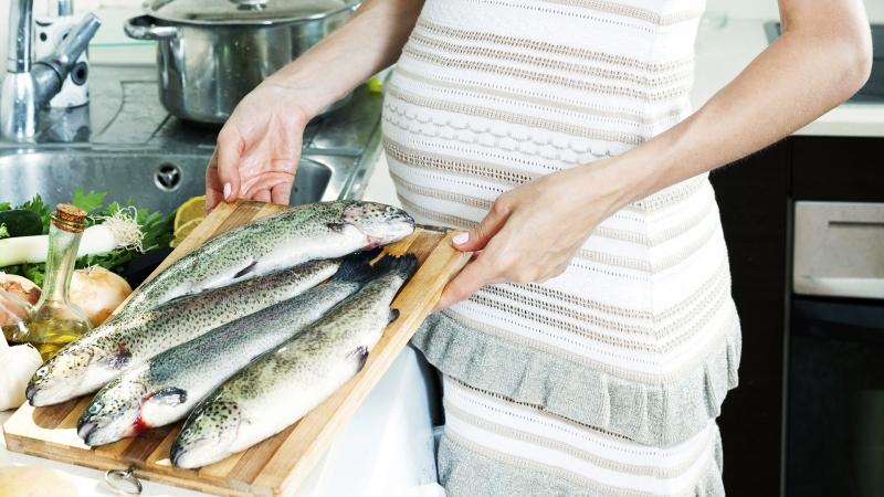 Cá chứa hàm lượng lớn vitamin E và omega 3 cực tốt cho thai nhi.