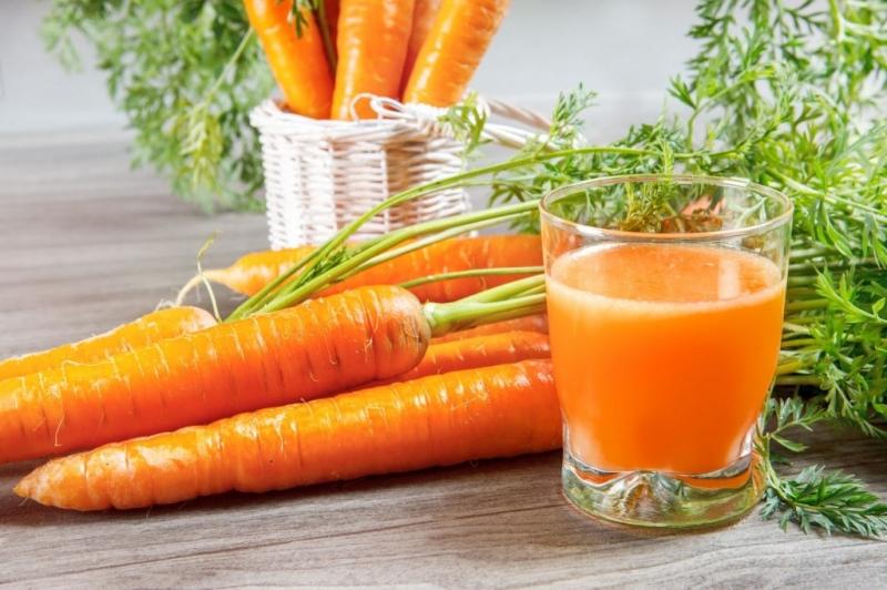 Trong Cà rốt chứa nhiều vitamin A và chất Beta-caroten giúp tăng cường sức khả năng đề kháng, làm mờ sẹo và đẹp da.