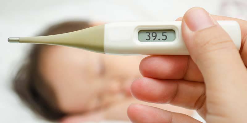Sốt cao đột ngột - một trong những triệu chứng của sốt xuất huyết