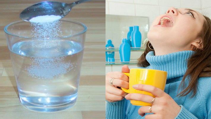 Súc miệng bằng nước muối giúp giảm đau răng sâu nhanh chóng