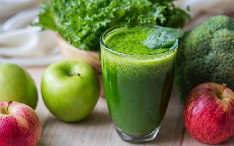 Cách làm sinh tố táo xanh với rau mâm xôi