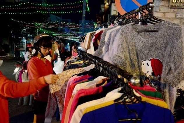 Một trong 10 con đường mua sắm nổi tiếng Sài Gòn là Cách mạng tháng 8