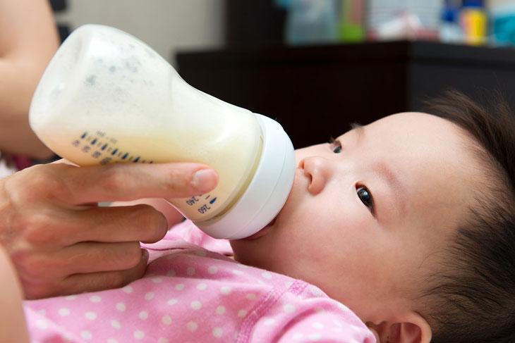 Cách xử lý khi trẻ bị dị ứng sữa
