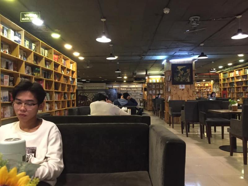Cafe Sách Biblio - Không gian văn hóa Đông Tây