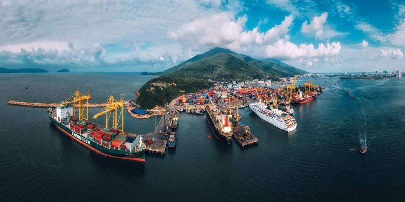 Cảng Đà Nẵng không chỉ là một cảng vận chuyển hàng hóa, mà còn có vai trò quan trọng trong du lịch