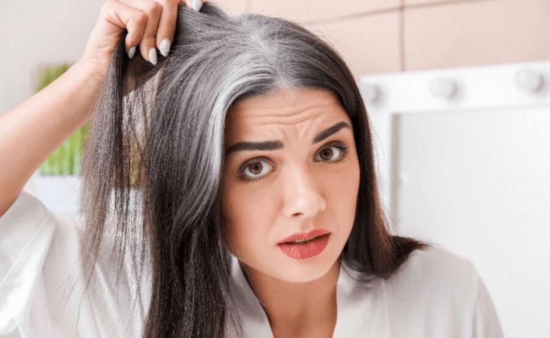 Cơ thể căng tháng quá mức là nguyên nhân khiến tóc bạc sớm