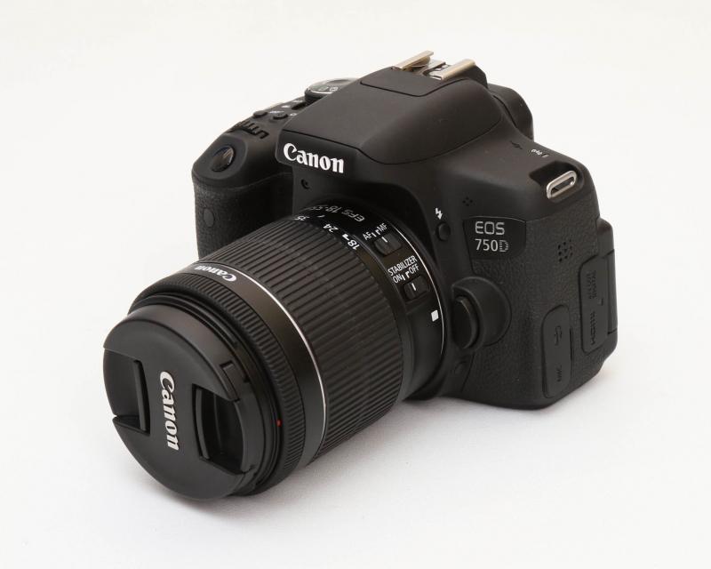 Canon EOS 750D + Kit 18-55 IS STM