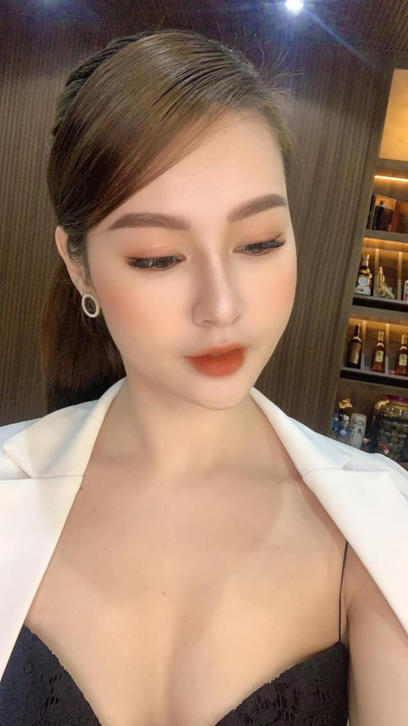 Cao Hong Ngoc Makeup & Academy