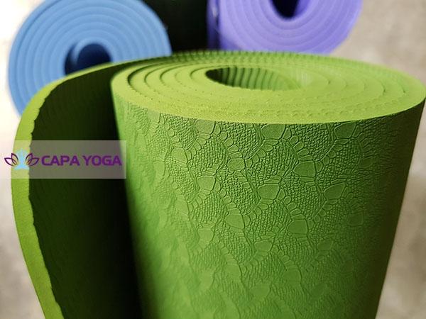 CAPA Yoga chuyên cung cấp tất cả các dụng cụ về yoga, đa dạng về chủng loại, giá cả, thương hiệu, đây là một địa điểm cung cấp dụng cụ Yoga mà lại có am hiểu về Yoga để có thể tư vấn, góp ý cho bạn chọn lựa chiếc thảm Yoga phù hợp.